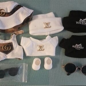 Labubu Outfit Bundle – 3 Outfits & Assesories